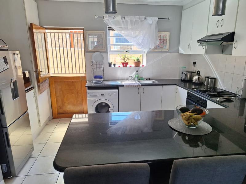 To Let 2 Bedroom Property for Rent in Vredekloof Western Cape